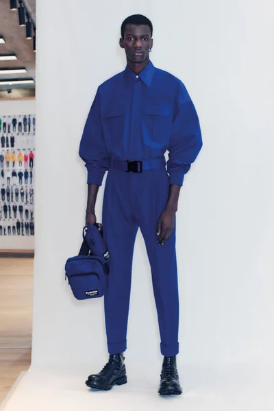 Look 12
